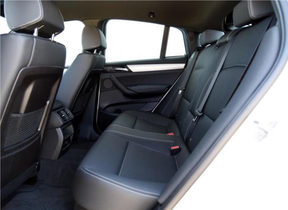 宝马X4 2016款 M40i 车厢座椅   后排空间