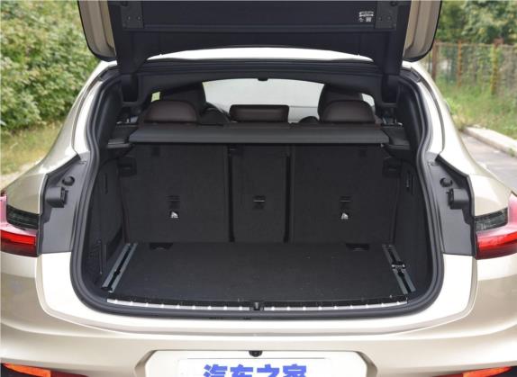 宝马X4 2019款 xDrive25i M运动套装 车厢座椅   后备厢