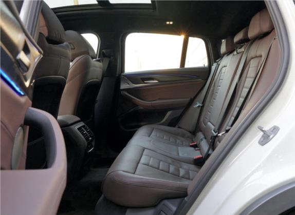 宝马X4 2019款 xDrive30i M越野套装 车厢座椅   后排空间