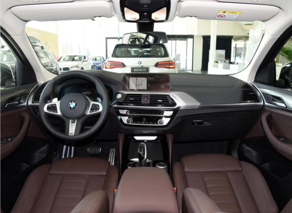 宝马X4 2021款 xDrive 25i M运动套装 中控类   中控全图