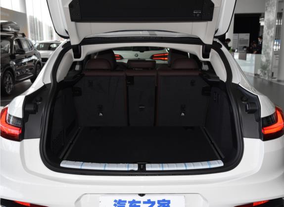 宝马X4 2021款 xDrive 25i M运动套装 车厢座椅   后备厢