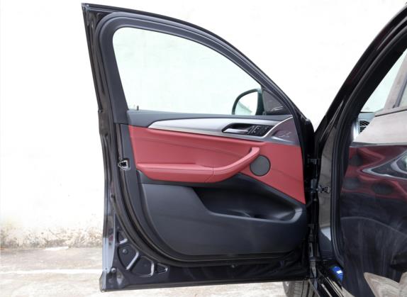 宝马X4 2021款 xDrive 25i M运动曜夜套装 车厢座椅   前门板