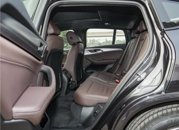 宝马X4 2021款 xDrive 30i M运动曜夜套装 车厢座椅   后排空间