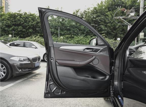 宝马X4 2021款 xDrive 30i M运动曜夜套装 车厢座椅   前门板