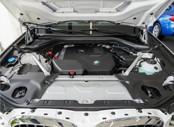 宝马X4 2021款 改款 xDrive 25i M运动套装 其他细节类   发动机舱