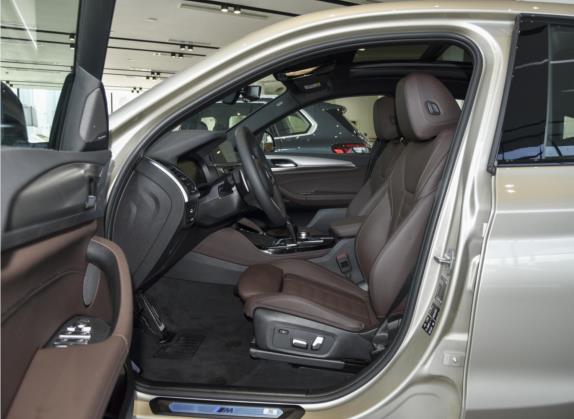 宝马X4 2021款 改款 xDrive 25i M运动曜夜套装 车厢座椅   前排空间