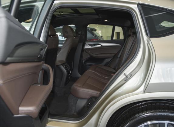 宝马X4 2021款 改款 xDrive 25i M运动曜夜套装 车厢座椅   后排空间