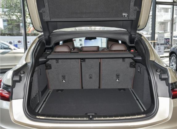 宝马X4 2021款 改款 xDrive 25i M运动曜夜套装 车厢座椅   后备厢
