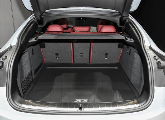 宝马X4 2022款 xDrive 30i M运动曜夜套装 车厢座椅   后备厢