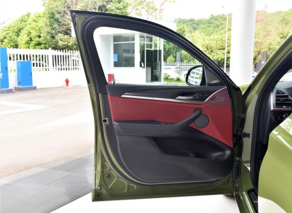 宝马X4 2022款 改款 xDrive 30i M运动曜夜套装 车厢座椅   前门板
