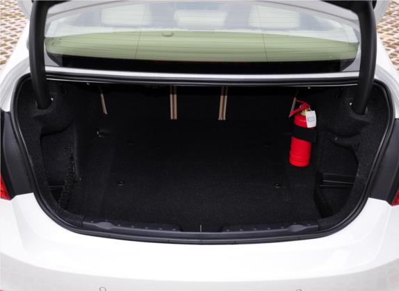 宝马3系(进口) 2013款 320i时尚型 车厢座椅   后备厢