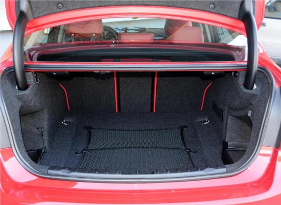 宝马3系(进口) 2013款 改款 320i运动设计套装 车厢座椅   后备厢