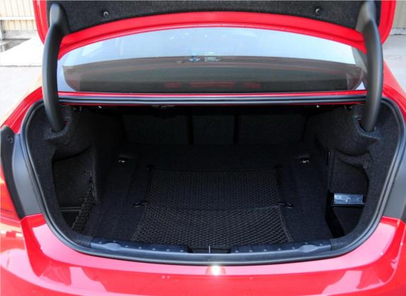 宝马3系(进口) 2013款 改款 328i运动设计套装 车厢座椅   后备厢