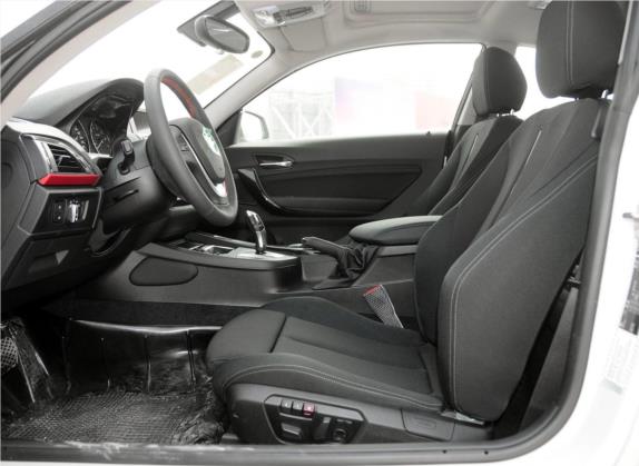 宝马2系 2014款 220i 运动设计套装 车厢座椅   前排空间