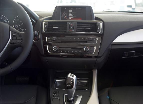 宝马2系 2015款 218i 敞篷轿跑车 中控类   中控台