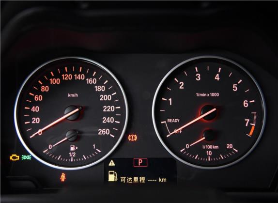 宝马2系 2015款 220i 敞篷轿跑车 领先型 中控类   仪表盘