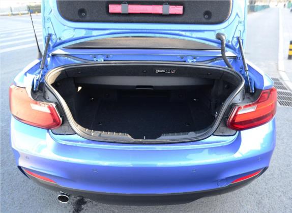 宝马2系 2015款 220i 敞篷轿跑车 M运动型 车厢座椅   后备厢