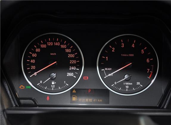 宝马2系 2017款 220i 敞篷轿跑车 领先型 中控类   仪表盘