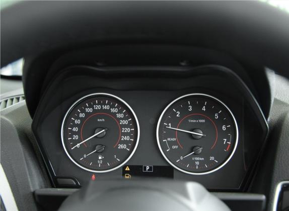 宝马2系 2017款 220i 敞篷轿跑车 M运动型 中控类   仪表盘