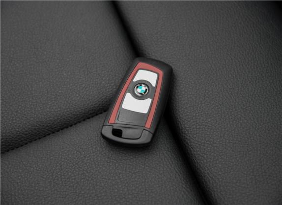 宝马2系 2018款 220i 敞篷轿跑车 运动设计套装 其他细节类   钥匙
