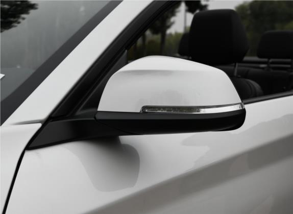 宝马2系 2018款 220i 敞篷轿跑车 运动设计套装 外观细节类   外后视镜