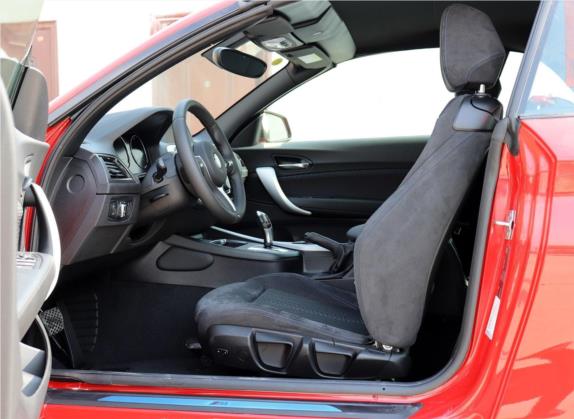 宝马2系 2018款 225i 敞篷轿跑车 M运动型 车厢座椅   前排空间