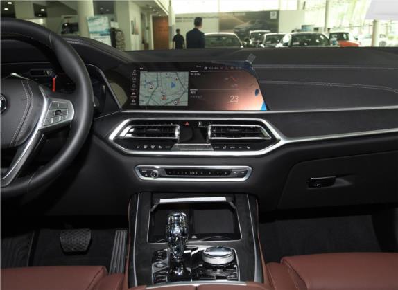 宝马X7 2019款 xDrive40i 领先型豪华套装 中控类   中控台