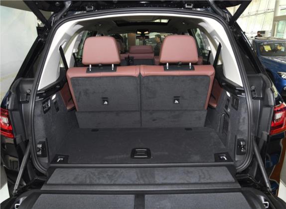 宝马X7 2019款 xDrive40i 领先型豪华套装 车厢座椅   后备厢