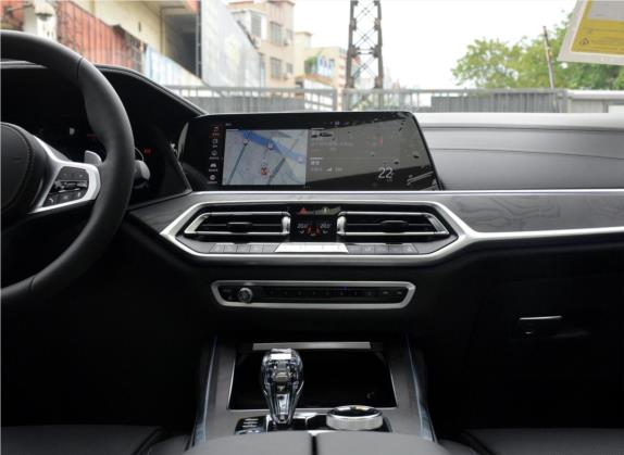 宝马X7 2019款 xDrive40i 尊享型M运动套装 中控类   中控台