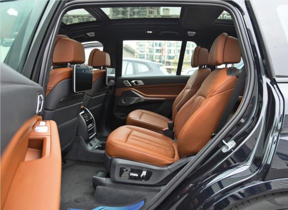 宝马X7 2019款 xDrive40i 行政型M运动套装 车厢座椅   后排空间