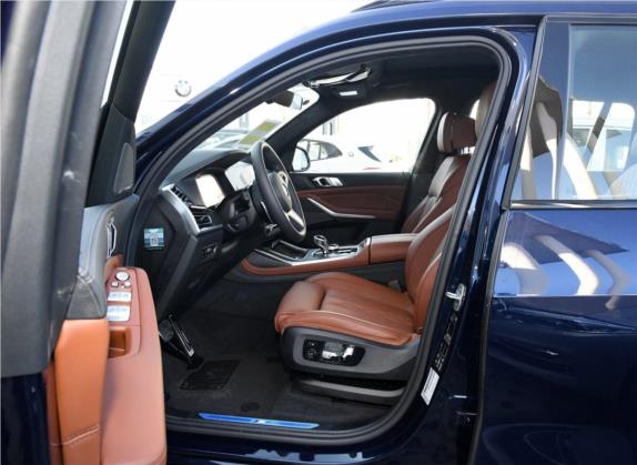 宝马X7 2019款 xDrive40i 个性化定制限量版 M运动套装 车厢座椅   前排空间