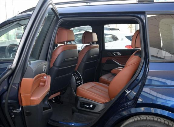 宝马X7 2019款 xDrive40i 个性化定制限量版 M运动套装 车厢座椅   后排空间