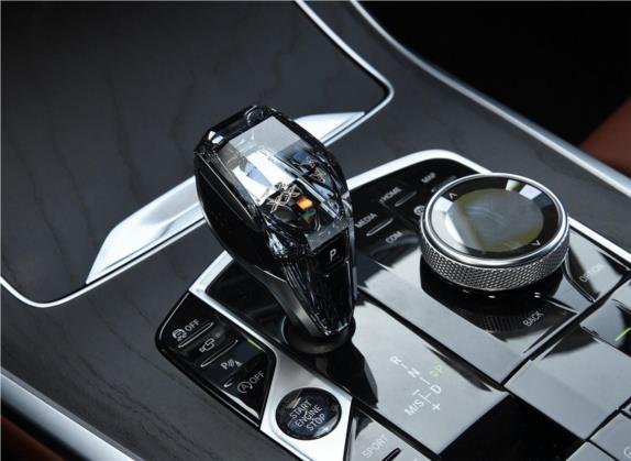 宝马X7 2019款 xDrive40i 个性化定制限量版 M运动套装 中控类   挡把