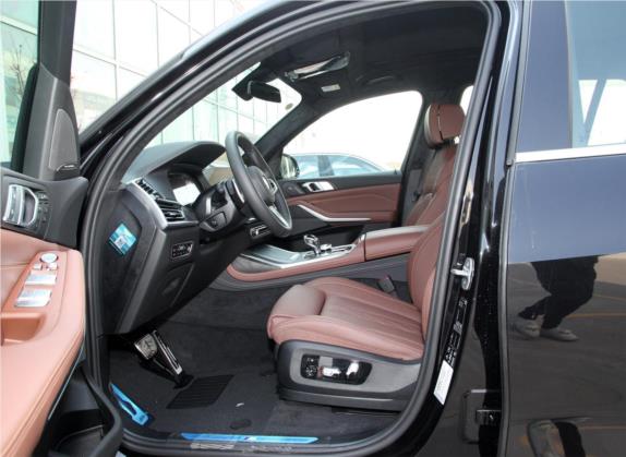 宝马X7 2020款 xDrive40i 尊享型M运动套装 车厢座椅   前排空间