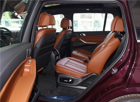 宝马X7 2020款 xDrive40i 个性化定制限量版 豪华套装 车厢座椅   后排空间