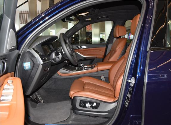 宝马X7 2020款 xDrive40i 个性化定制限量版 M运动套装 车厢座椅   前排空间