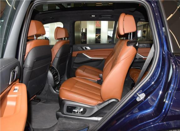 宝马X7 2020款 xDrive40i 个性化定制限量版 M运动套装 车厢座椅   后排空间
