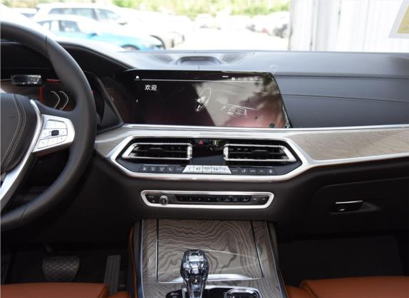 宝马X7 2020款 xDrive40i 行政型豪华套装 中控类   中控台
