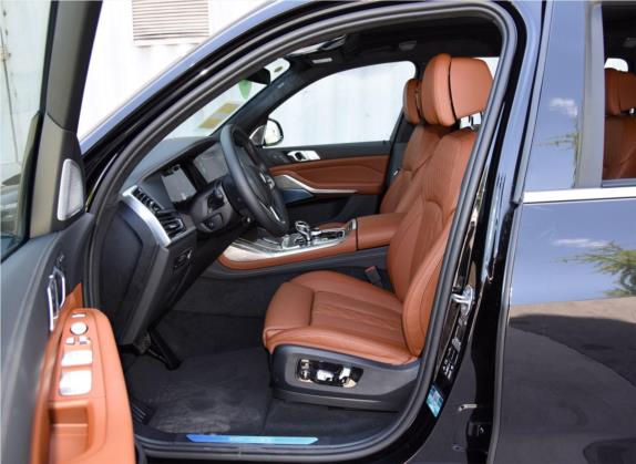 宝马X7 2020款 xDrive40i 行政型豪华套装 车厢座椅   前排空间