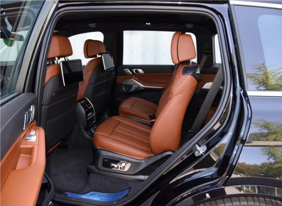 宝马X7 2020款 xDrive40i 行政型豪华套装 车厢座椅   后排空间