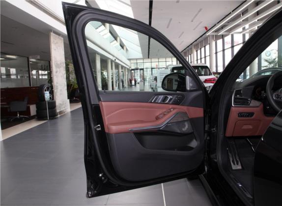 宝马X7 2020款 xDrive40i 行政型M运动套装 车厢座椅   前门板