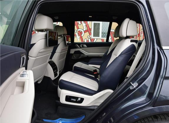 宝马X7 2020款 xDrive M50i 车厢座椅   后排空间