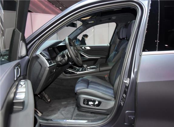 宝马X7 2020款 xDrive M50i 辉夜典藏版 车厢座椅   前排空间