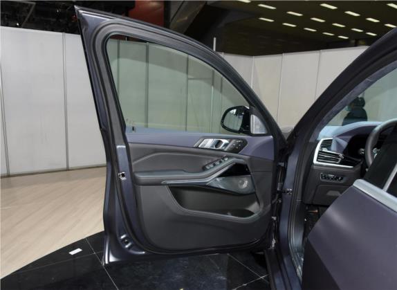 宝马X7 2020款 xDrive M50i 辉夜典藏版 车厢座椅   前门板