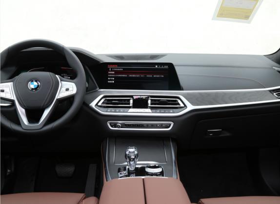 宝马X7 2021款 xDrive40i 领先型豪华套装 中控类   中控台