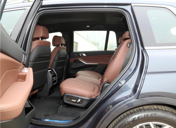 宝马X7 2021款 xDrive40i 领先型豪华套装 车厢座椅   后排空间