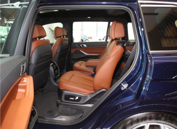 宝马X7 2021款 xDrive40i 尊享型豪华套装 车厢座椅   后排空间
