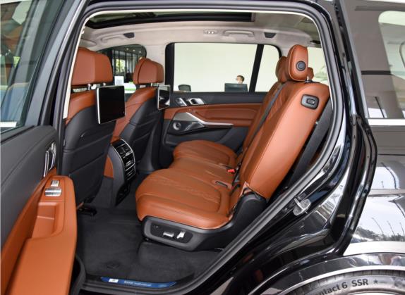 宝马X7 2021款 xDrive40i 行政型豪华套装 车厢座椅   后排空间