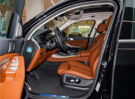 宝马X7 2021款 xDrive40i 行政型M运动套装 车厢座椅   前排空间
