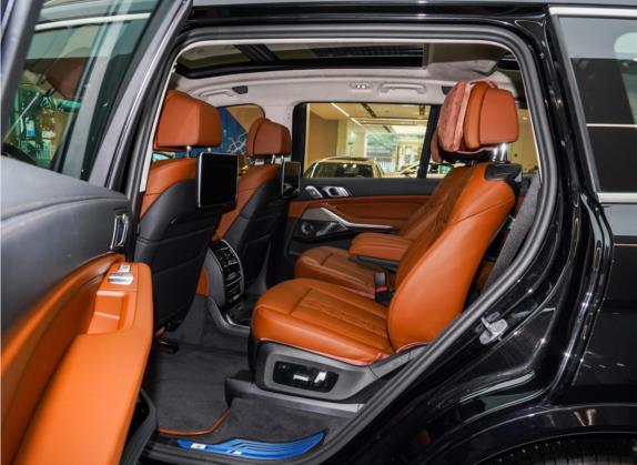 宝马X7 2021款 xDrive40i 行政型M运动套装 车厢座椅   后排空间